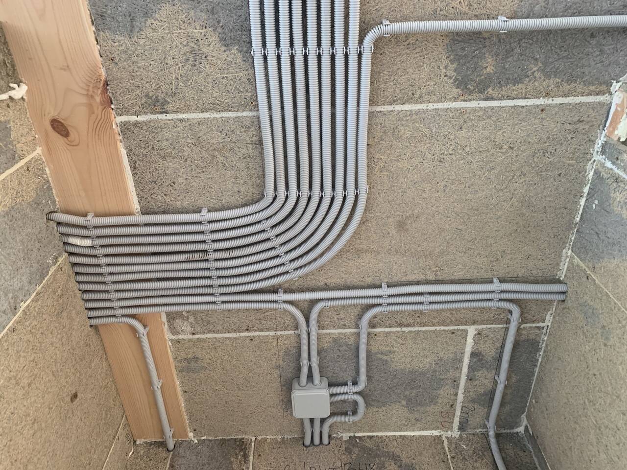 Электромонтажные работы 