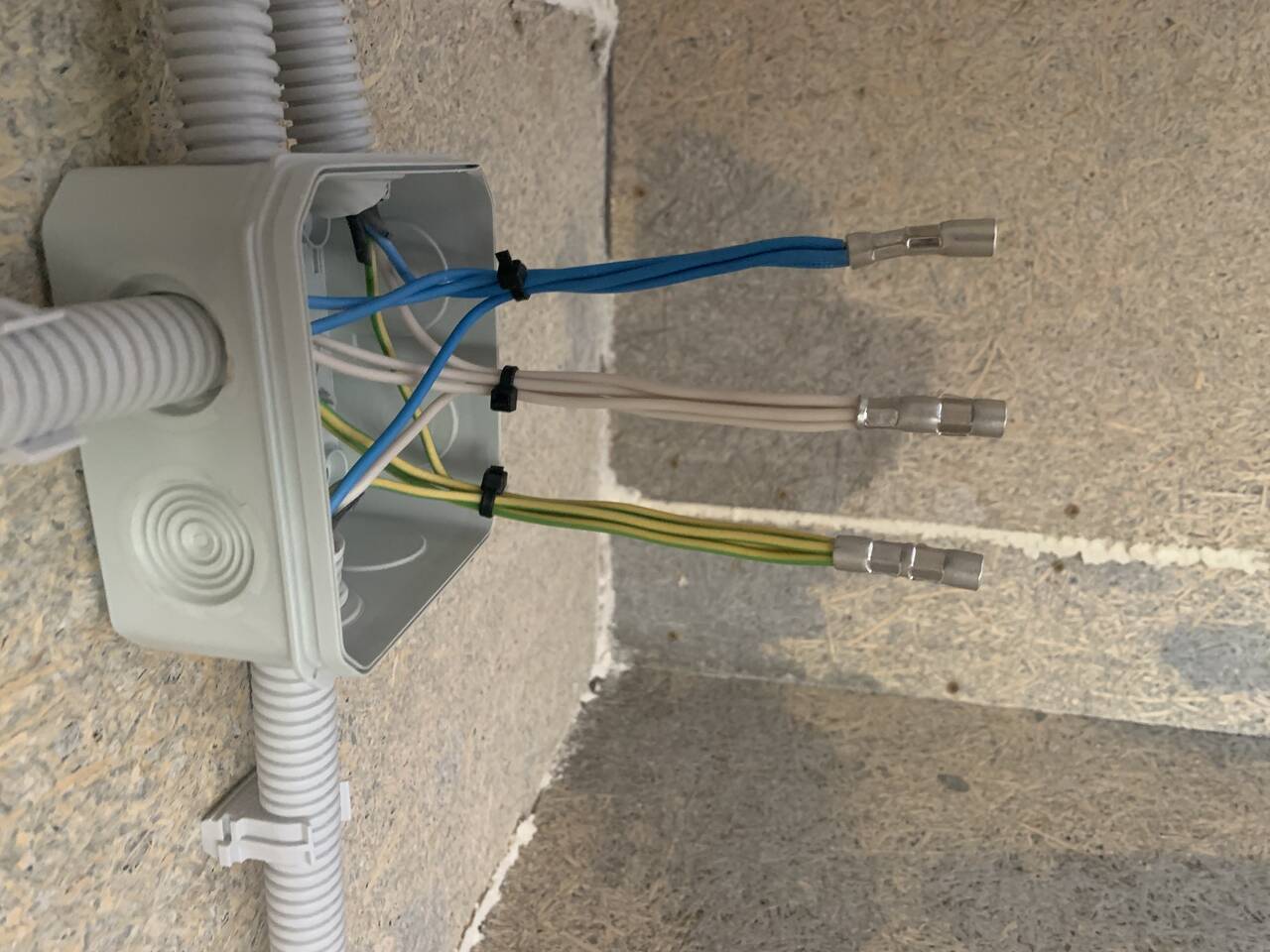 Электромонтажные работы  во Всеволожске фото 7 Услуги Всеволожск