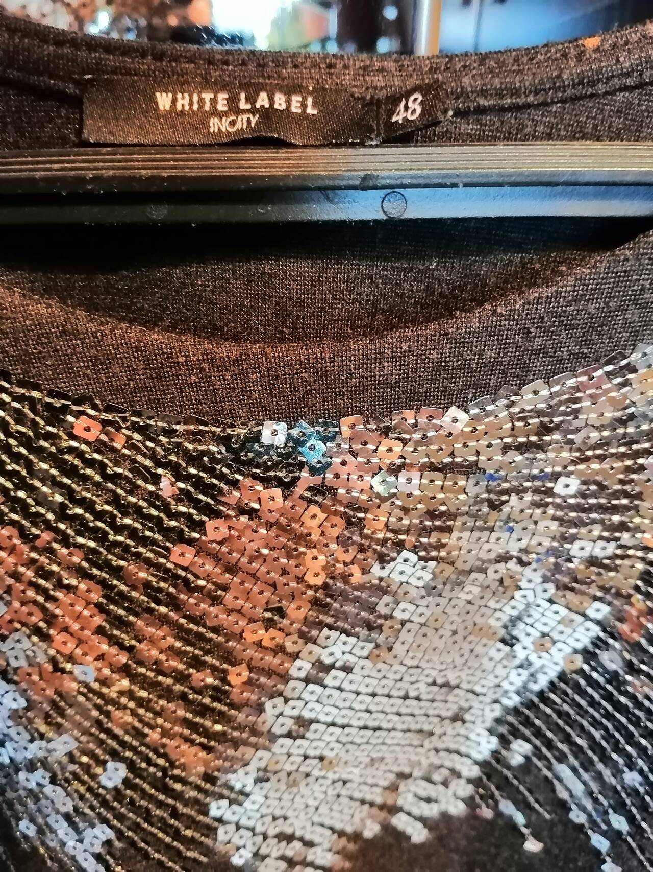 Платье приталенное теплое с блестящей вышивкой. Р 46. в Москве фото 3 Личные вещи Москва