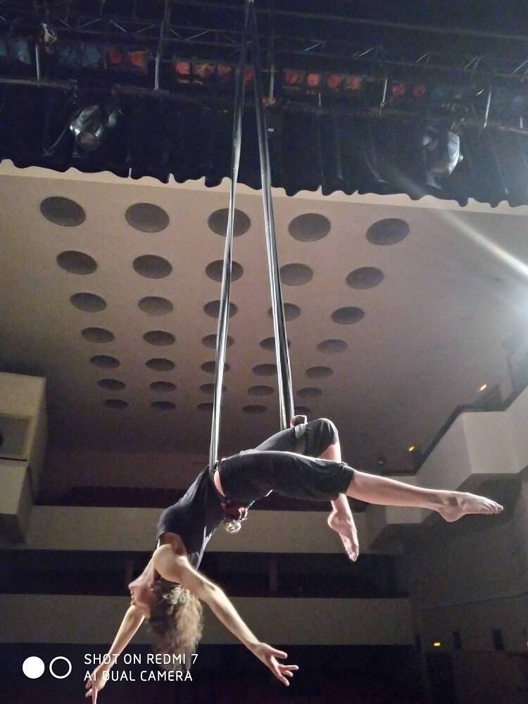 Занятия воздушной гимнастикой 