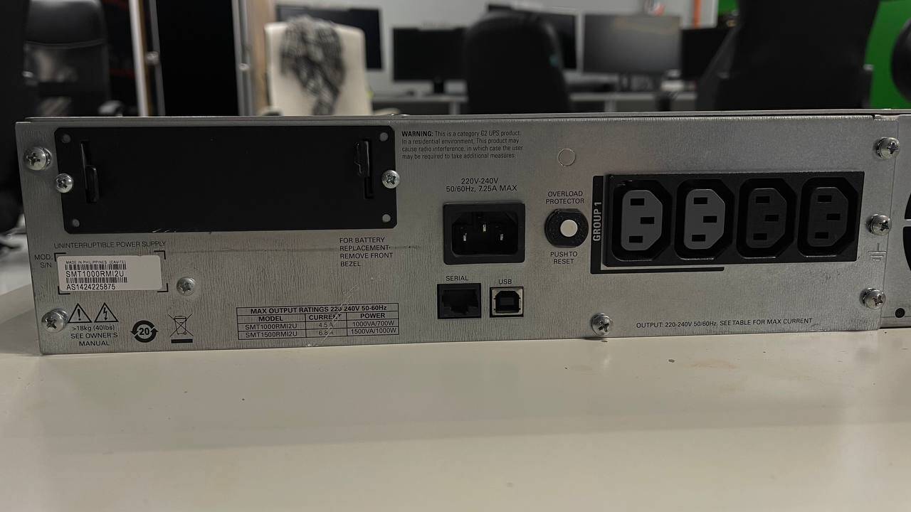 Продам SMT1000RMI2U ИБП в Москве фото 2 Бытовая электроника Москва