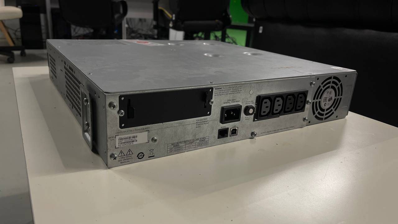 Продам SMT1000RMI2U ИБП
