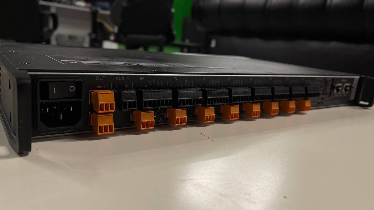 ПРОДАМ Микшер микрофонный  Shure CSM820E DAN в Москве фото 5 Бытовая электроника Москва