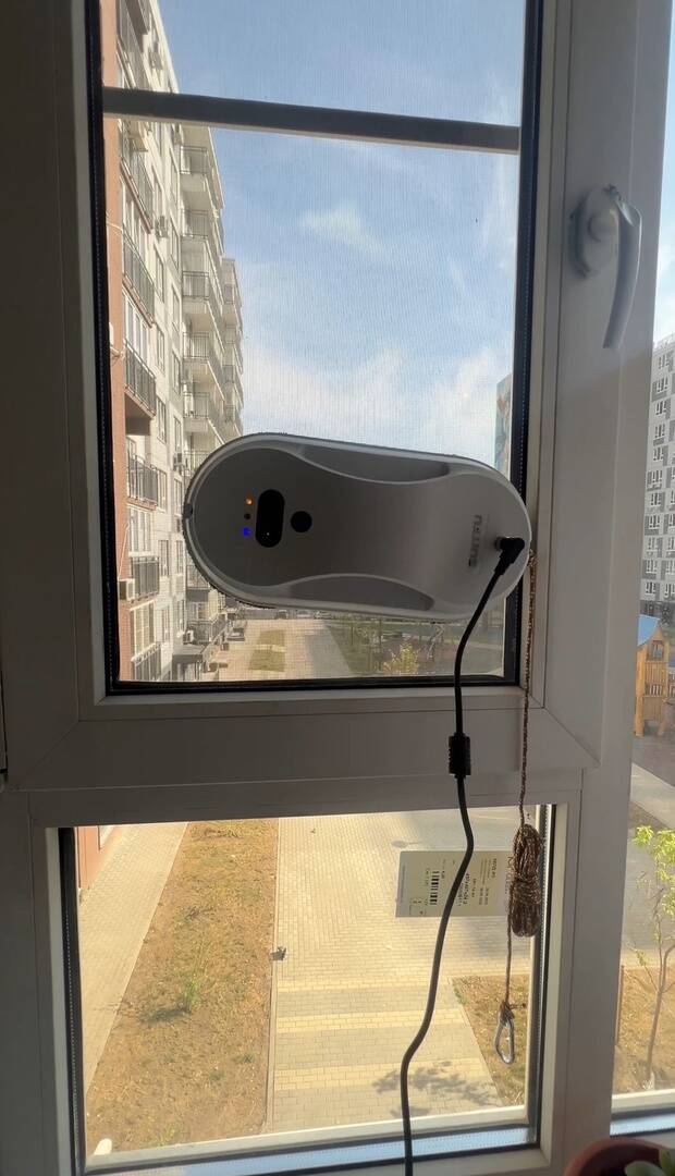 Аренда робот мойщик окон в Ростове-на-Дону фото 5 Услуги Ростов-на-Дону