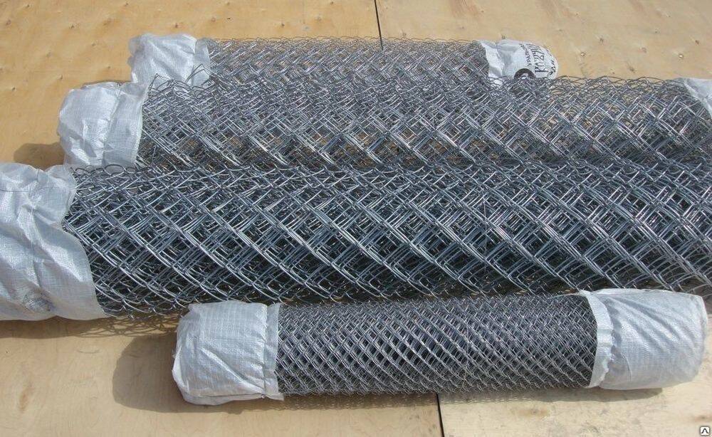 Сетка рабица 1,5 х 10 яч. 10 х 10, 1,2 мм остаток: 10 т (концы не загнуты) в Екатеринбурге фото 1 Для дома и дачи Екатеринбург