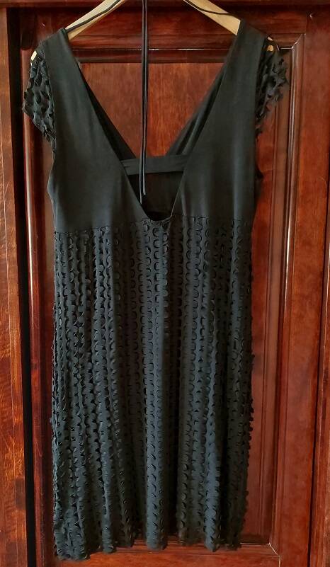 Платье чёрное, необычное с перфорацией . Греция.  в Москве фото 2 Личные вещи Москва