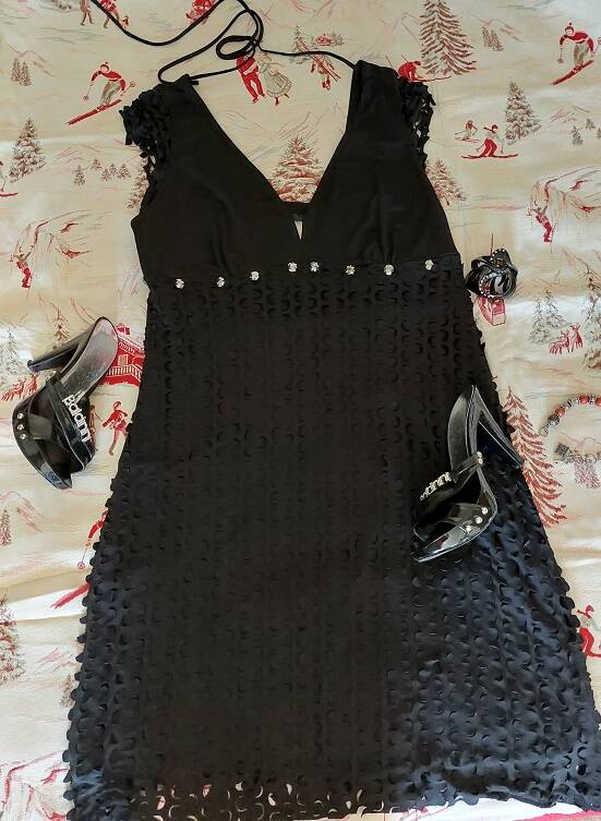 Платье чёрное, необычное с перфорацией . Греция.  в Москве фото 3 Личные вещи Москва
