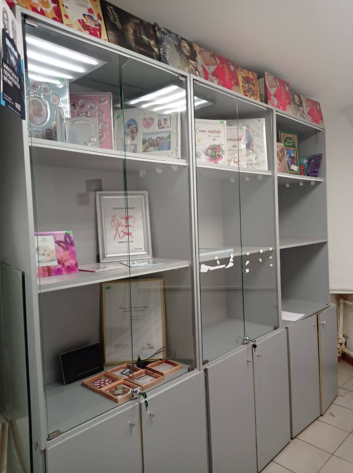 Витрины, прилавок 