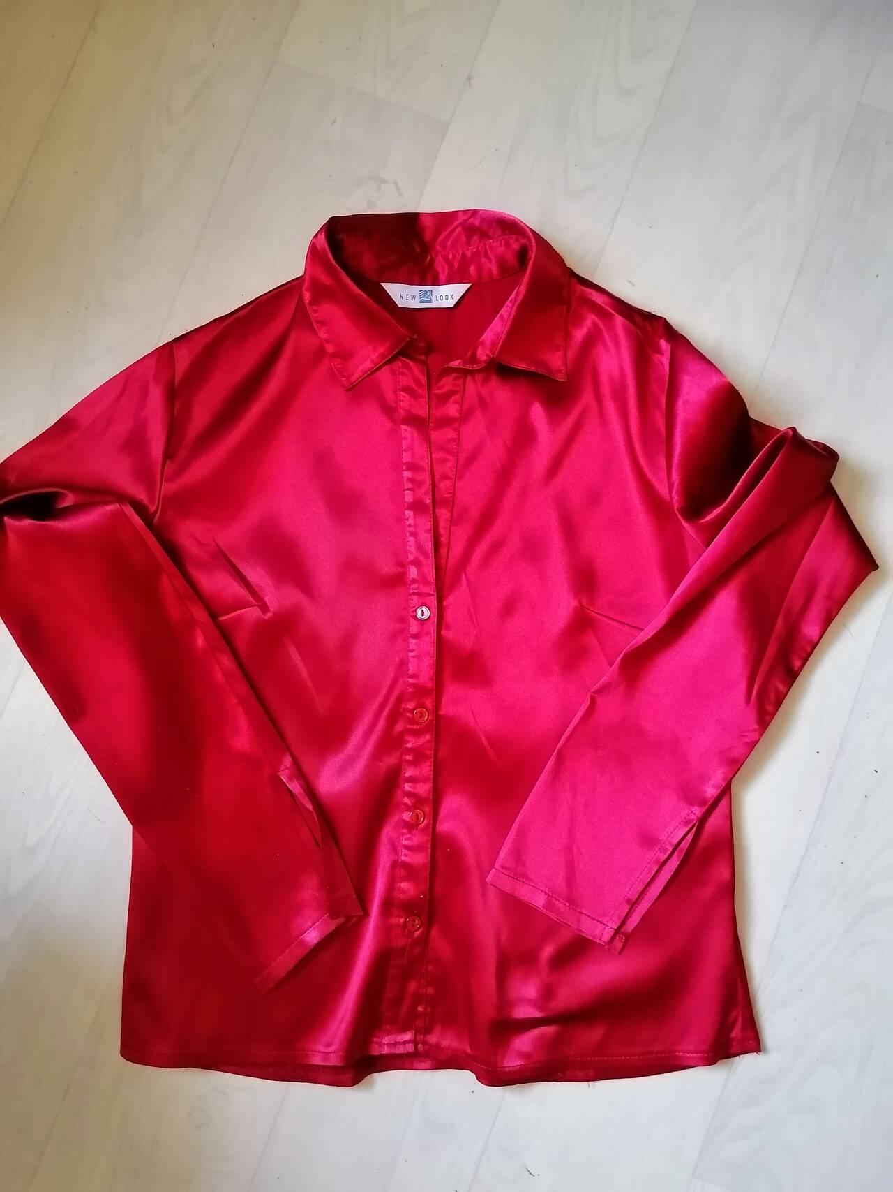 Блуза рубашка красная атласная р 44. New look в Москве фото 1 Личные вещи Москва