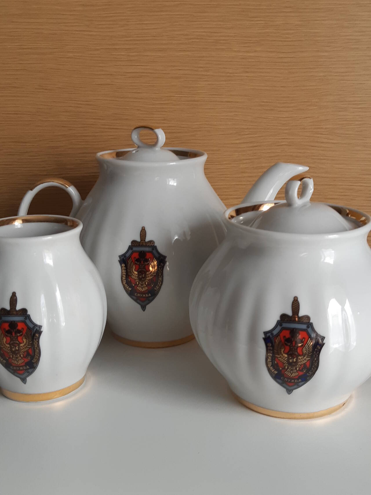 заварочный чайник,сахарница, в Москве фото 1 Для дома и дачи Москва заварочный чайник,сахарница, в Москве фото 1 Для дома и дачи Москва