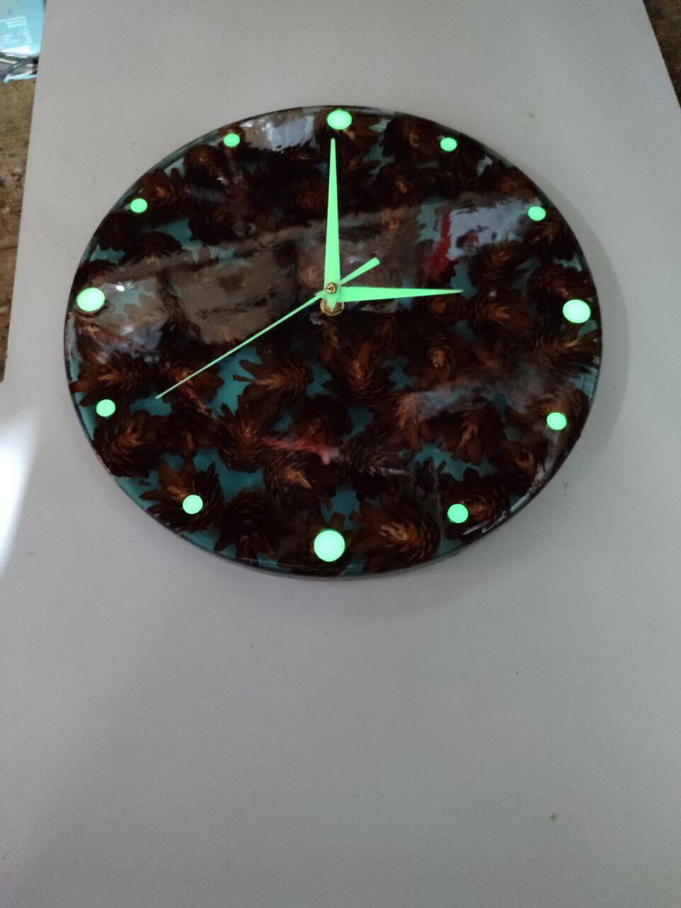 Часы настенные из эпоксидной смолы и сосновых шишек в Саратове фото 3 Для дома и дачи Саратов