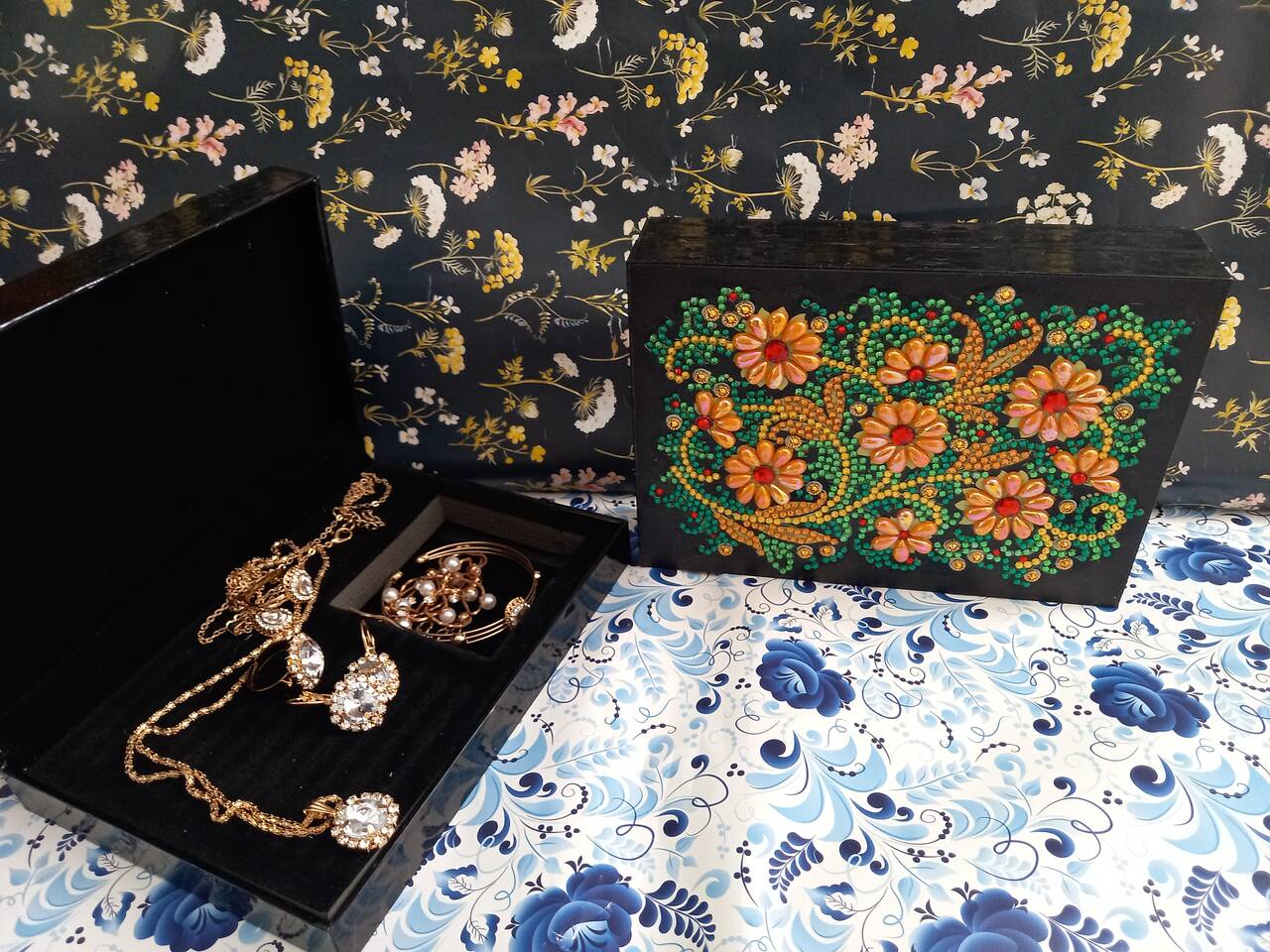 Шкатулка для украшений 