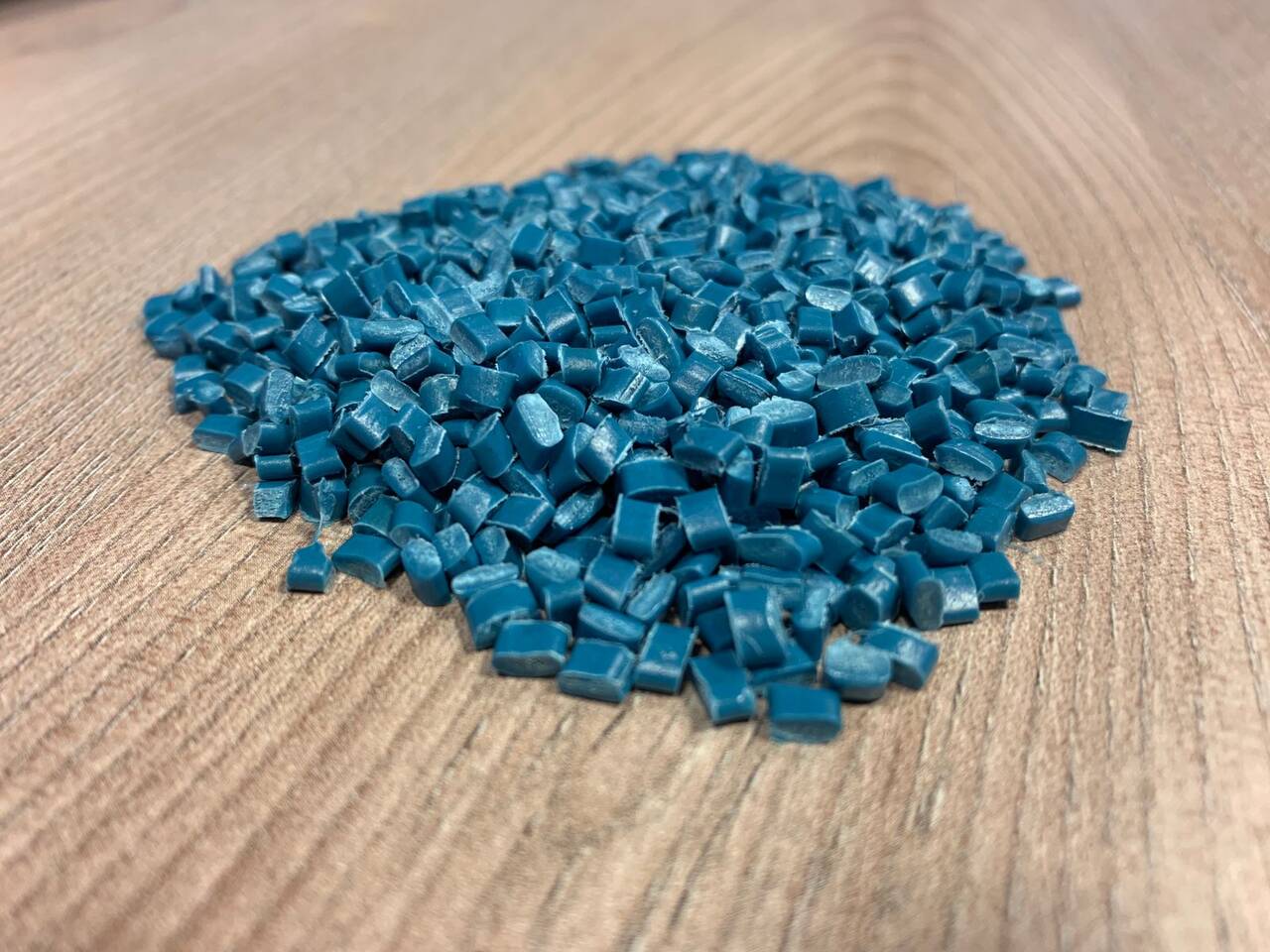 Продам Синюю гранулу вторичного Полипропилена.