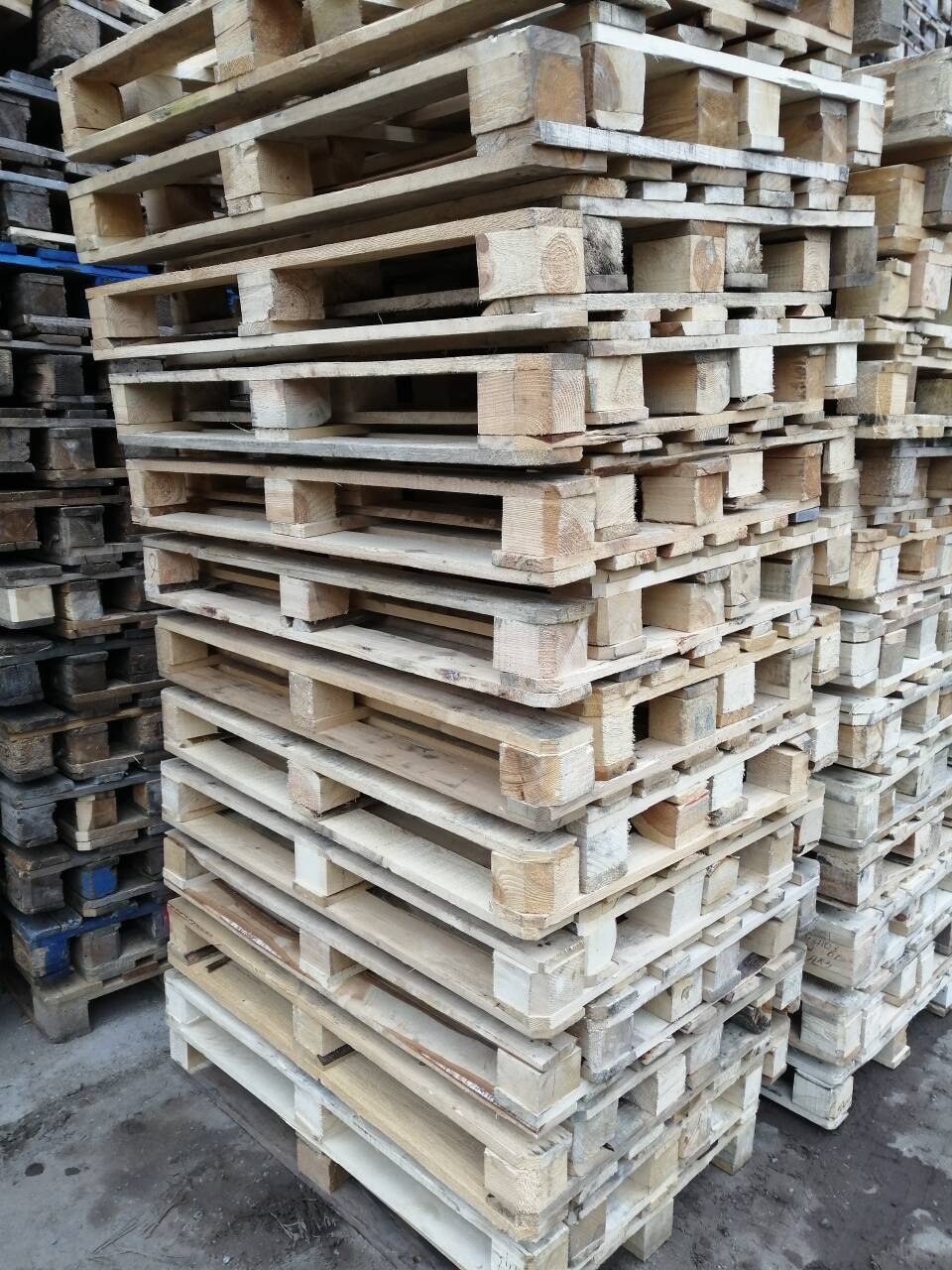 Паллеты/поддоны б/у