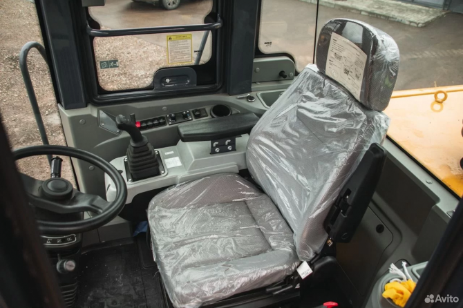 Фронтальный погрузчик LW550RU в Красноярске фото 2 Транспорт Красноярск