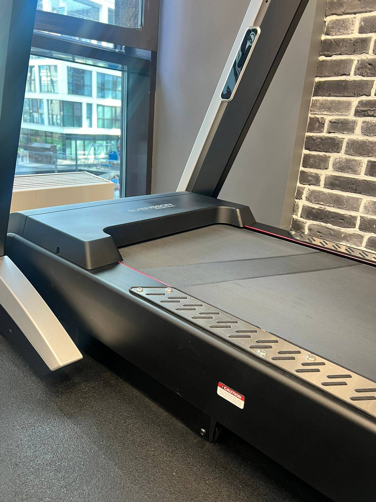 Беговая дорожка SVENSSON INDUSTRIAL BASE T55 LED в Москве фото 3 Увлечения и отдых Москва