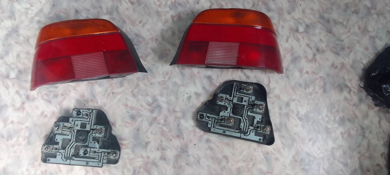 Фонари задние стоп сигнала BMW e39, дорест.63218363557, 63218363558