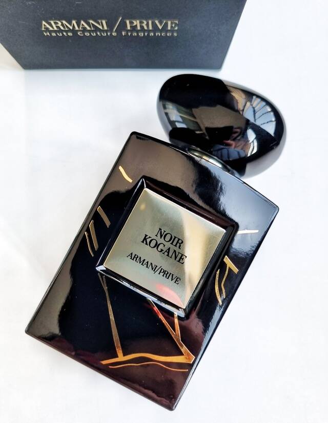 Giorgio Armani Prive Noir Kogane