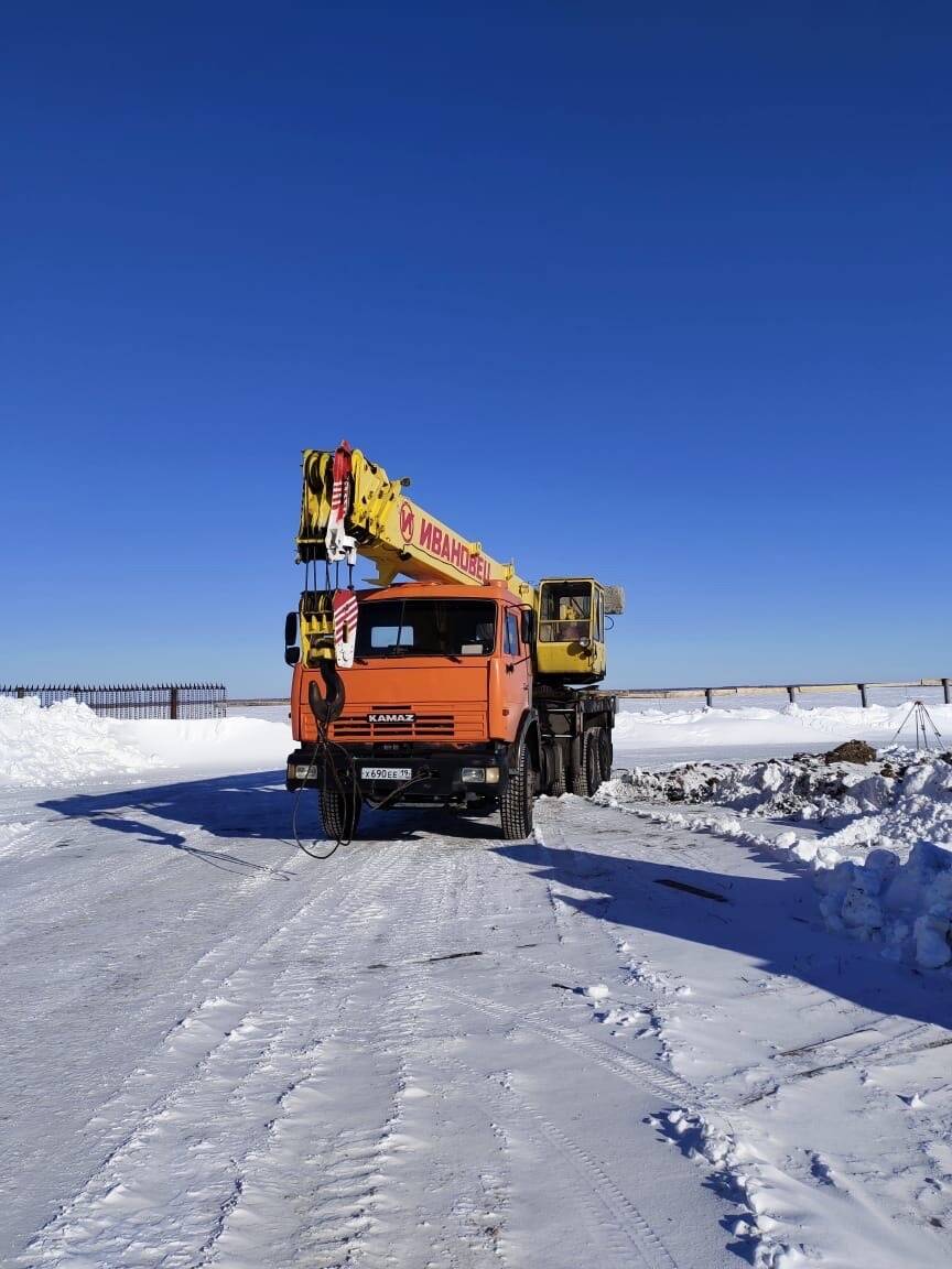 Аренда и услуги автокрана, 25 т, 42 м, с гуськом 8 м