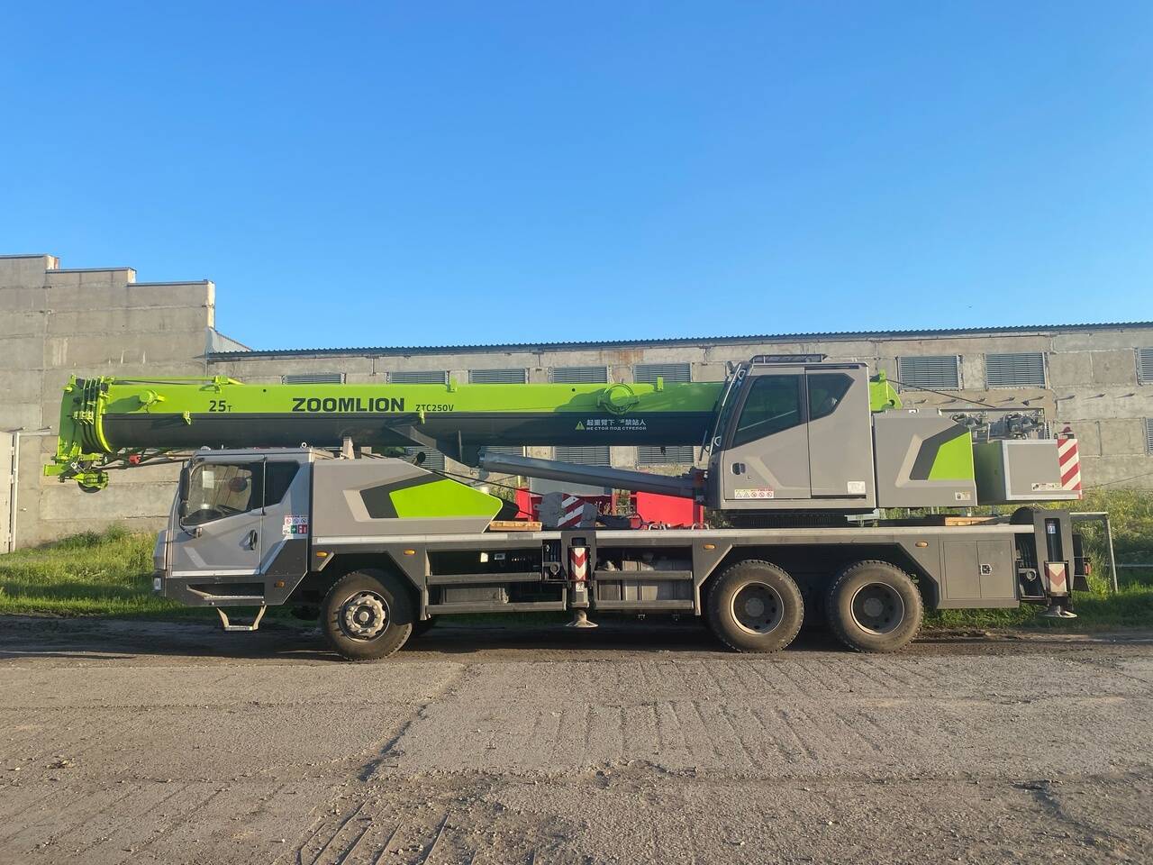 Аренда и услуги автокрана, 25 т, 42 м, с гуськом 8 м в Кургане фото 2 Услуги Курган