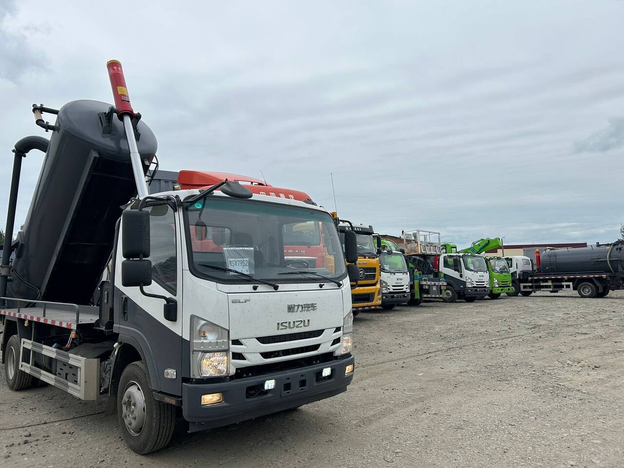 Новые ISUZU ELF 190л.с. илосос ассенизатор в Челябинске фото 4 Транспорт Челябинск