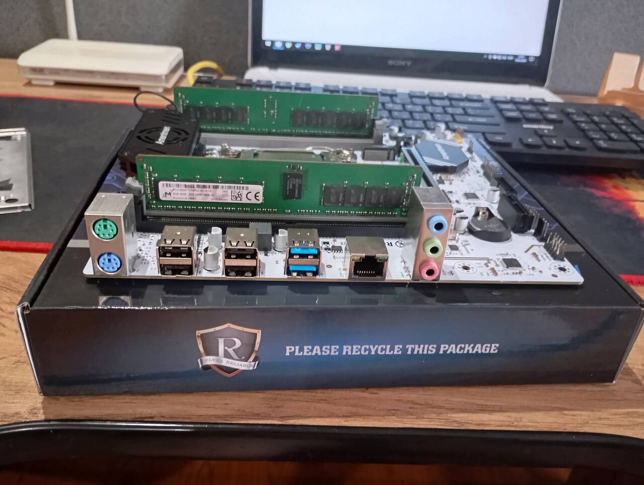 Комплект Xeon E5 2680v3/16ГБ в Старой Купавне фото 1 Бытовая электроника Старая Купавна Комплект Xeon E5 2680v3/16ГБ в Старой Купавне фото 1 Бытовая электроника Старая Купавна