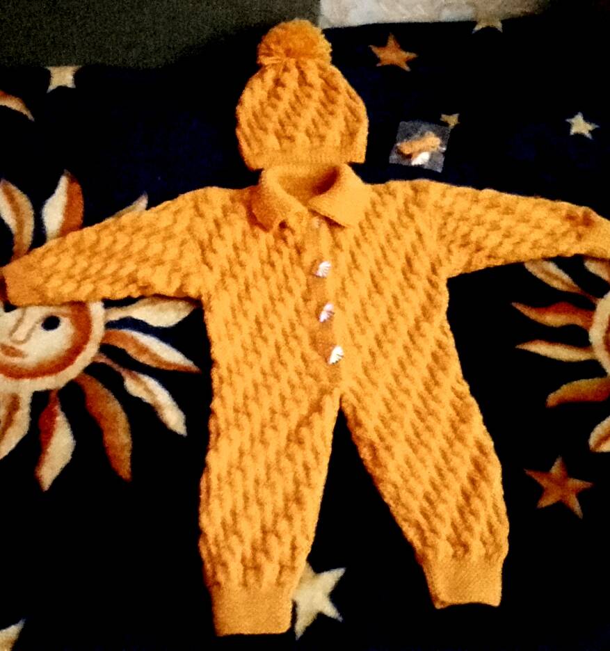 100% шерсть. Детский вязаный комплект в Москве фото 1 Личные вещи Москва 100% шерсть. Детский вязаный комплект в Москве фото 1 Личные вещи Москва