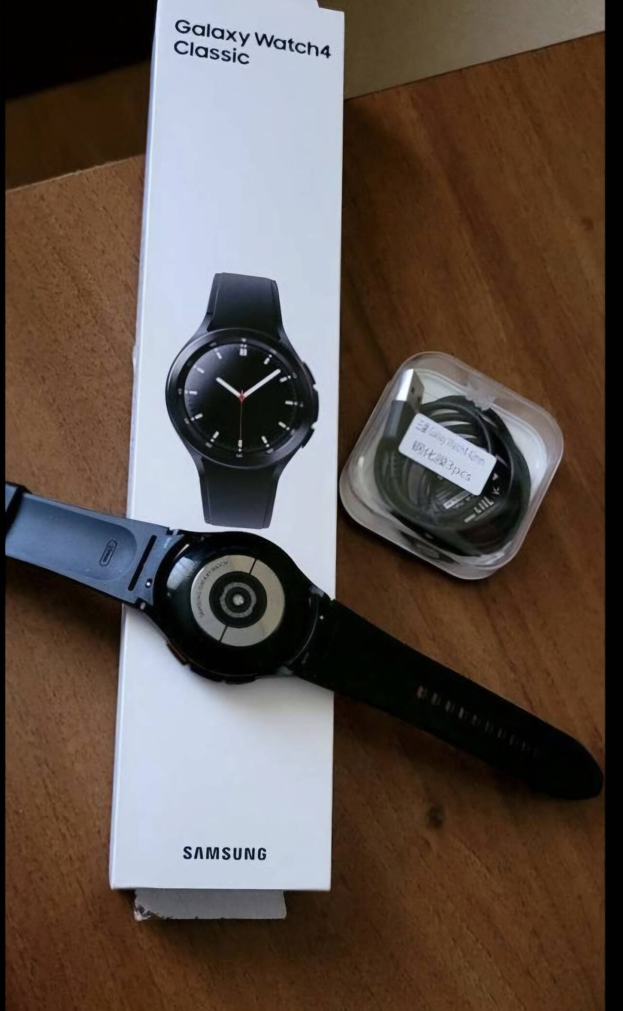 Часы Samsung 42см в Долгопрудном фото 2 Бытовая электроника Долгопрудный