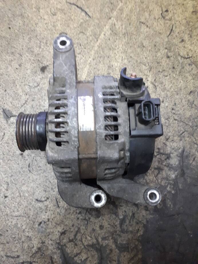 Генератор Ford 104210-3761 в Санкт-Петербурге фото 1 Транспорт Санкт-Петербург