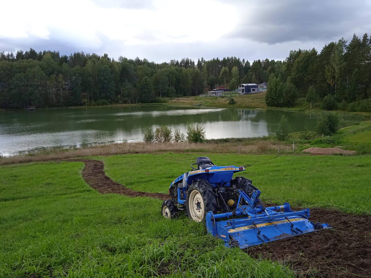 Аренда миниэкскаватора, минитрактора в Санкт-Петербурге фото 4 Услуги Санкт-Петербург Аренда миниэкскаватора, минитрактора в Санкт-Петербурге фото 4 Услуги Санкт-Петербург