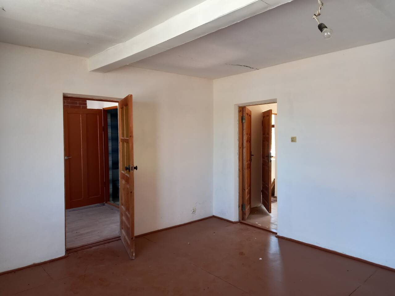 Продается работающий бизнес- торговая площадь + производственное помещение в пгт. Кировское , Крым. в Феодосии фото 3 Недвижимость Феодосия