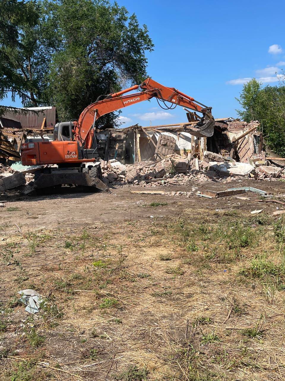 Услуги полноповоротного колесного экскаватора