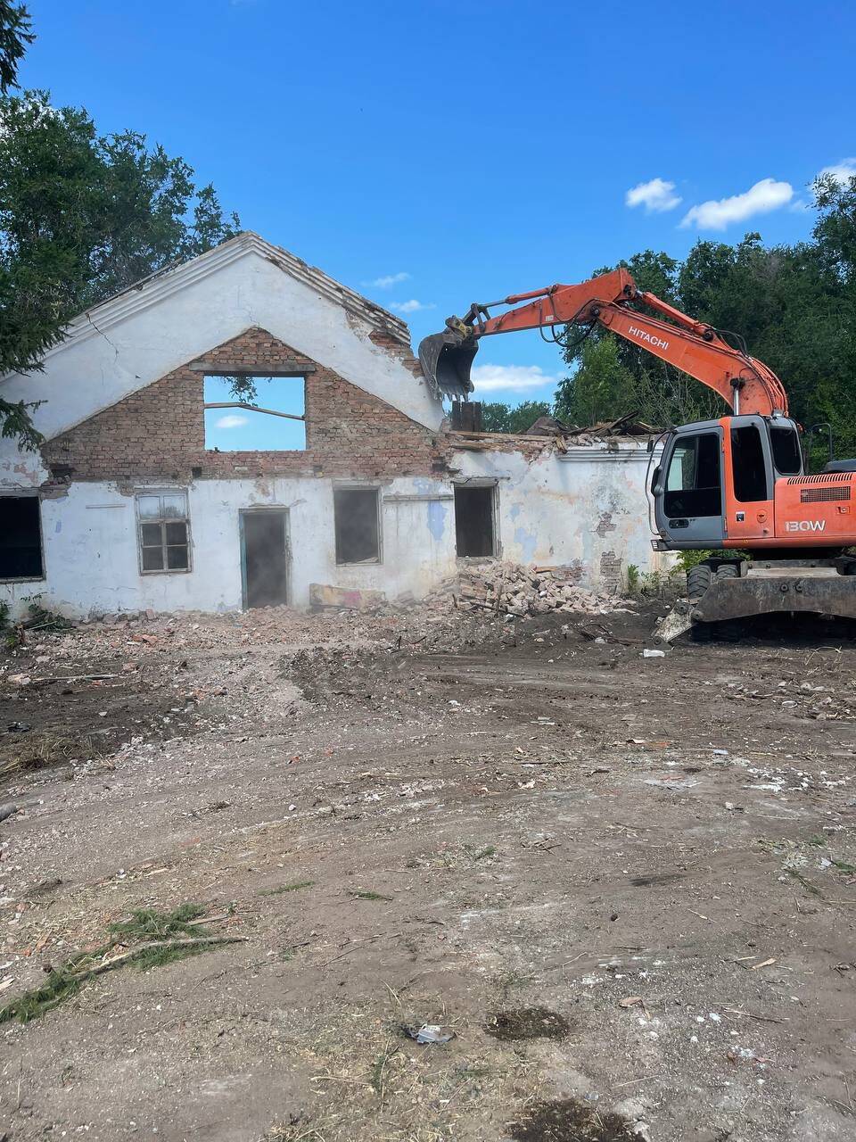 Услуги полноповоротного колесного экскаватора в Краснодаре фото 2 Услуги Краснодар