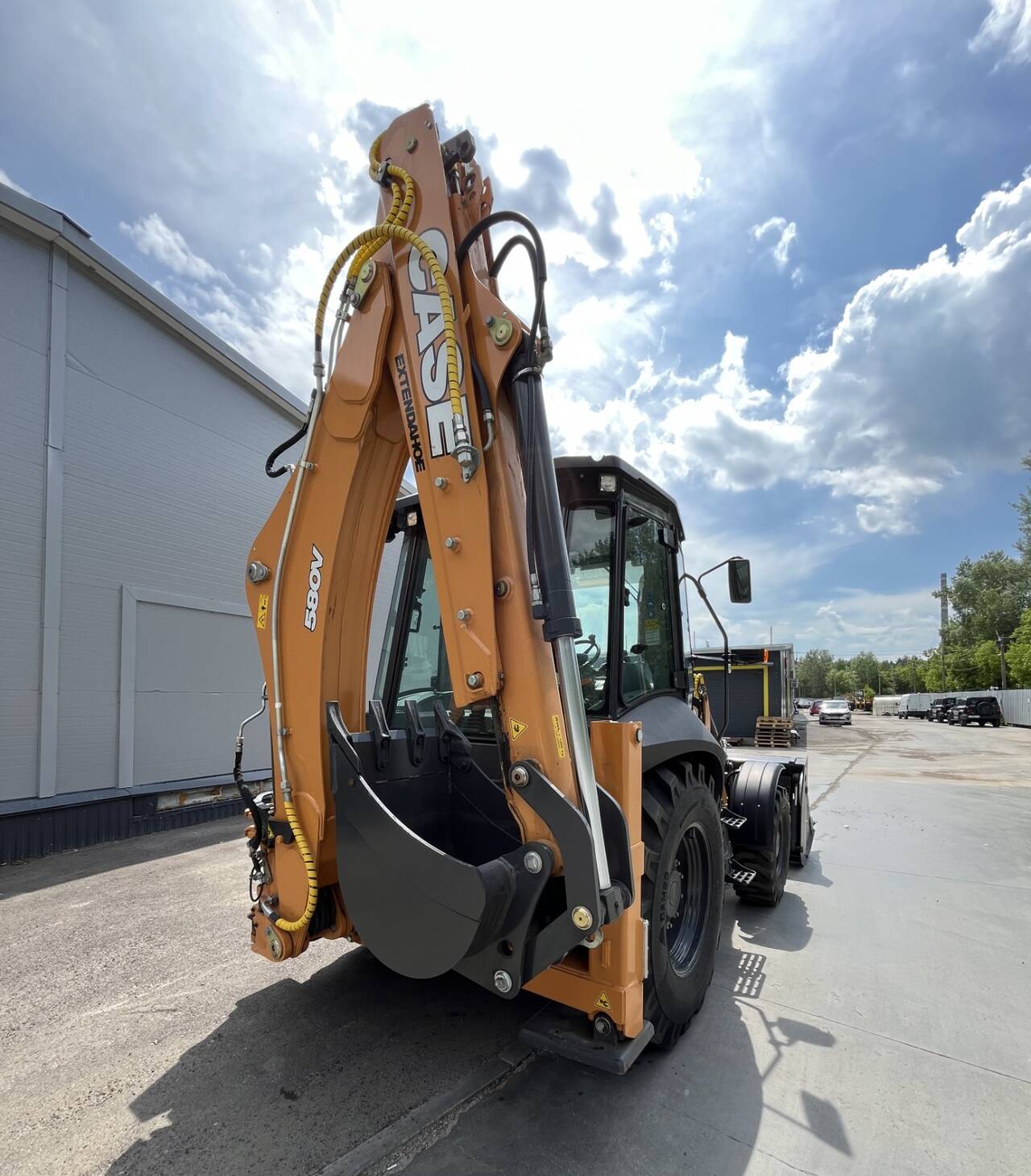 Экскаватор погрузчик CASE 580V Экскаватор погрузчик CASE 580V