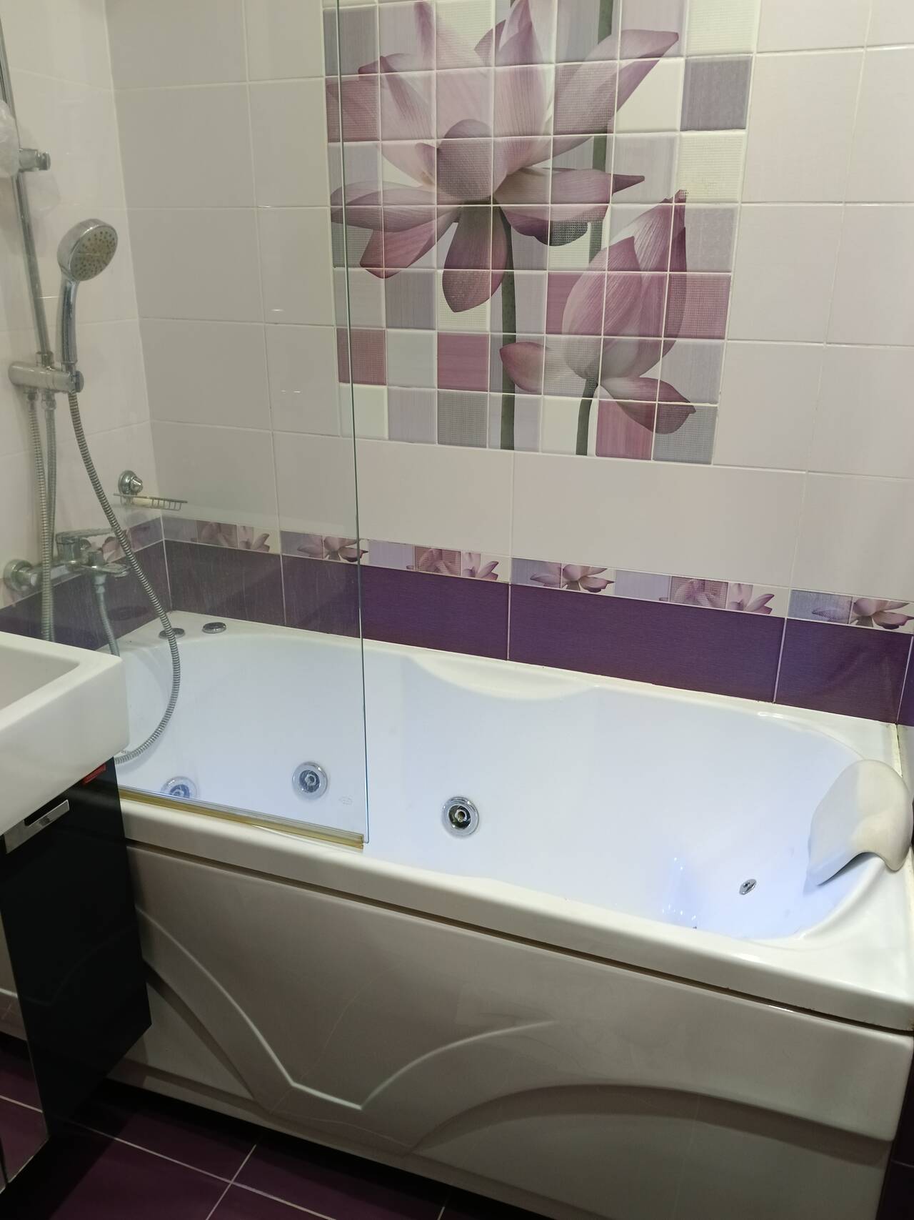 Ванна джакузи с гидромассажем 