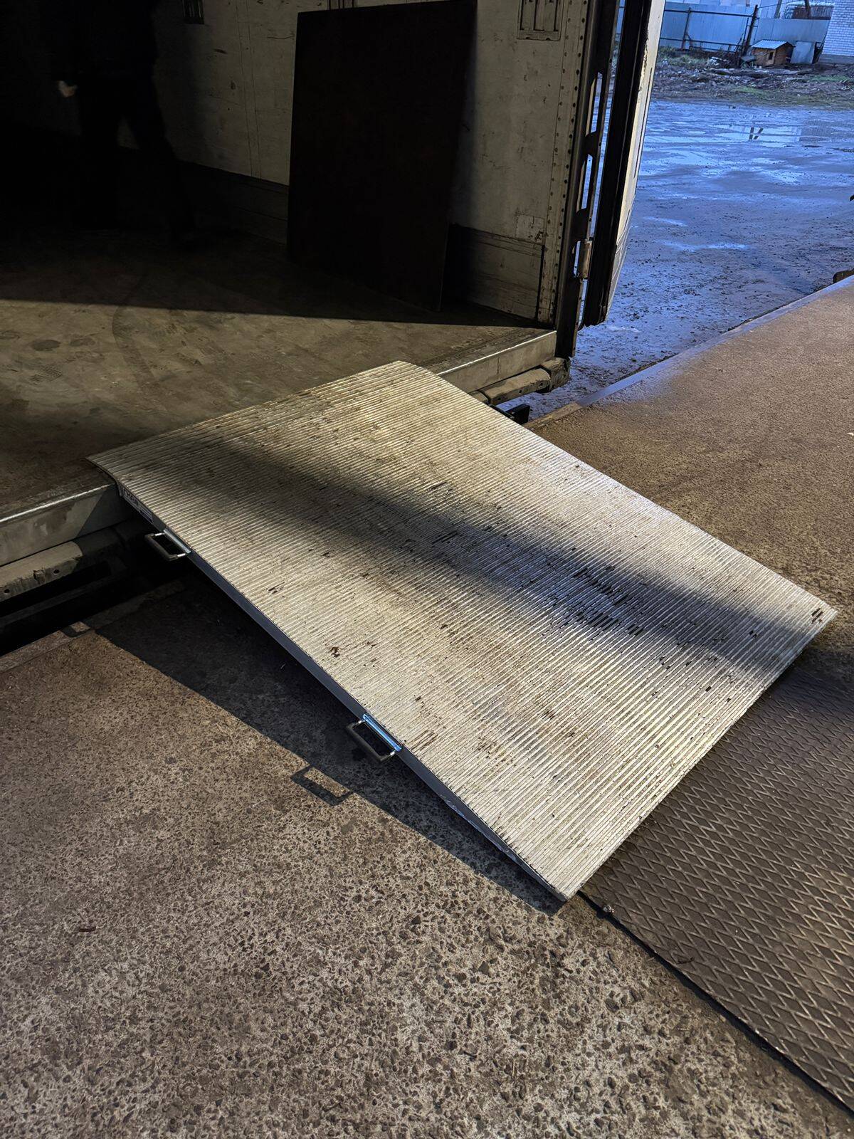 Мост погрузочный 1500 х 1000 мм   в Москве фото 2 Транспорт Москва