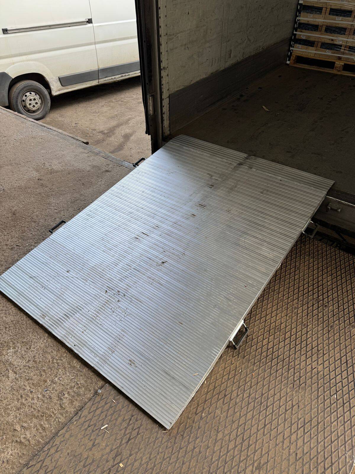 Мост погрузочный 1500 х 1000 мм   в Москве фото 5 Транспорт Москва