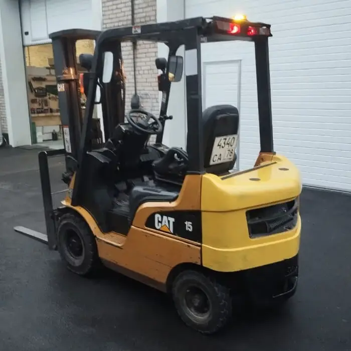 Дизельный погрузчик CAT DP15NT, 1500кг в Санкт-Петербурге фото 1 Транспорт Санкт-Петербург