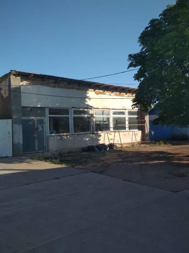 Продается на центральной улице с. Журавки помещение 148 кв.м.  (бывший магазин )