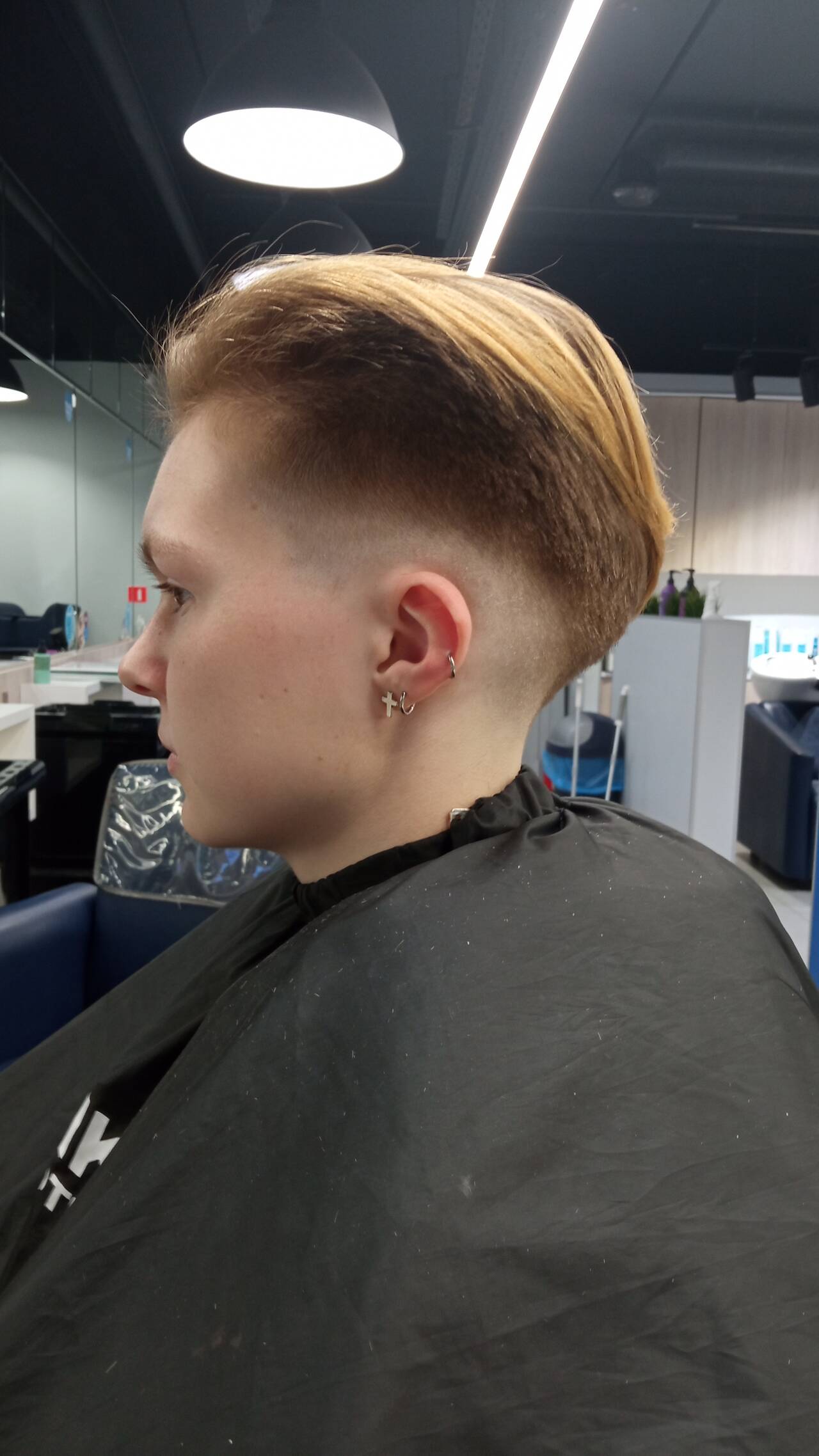 Причёски и укладки у Вас дома в Москве фото 2 Услуги Москва