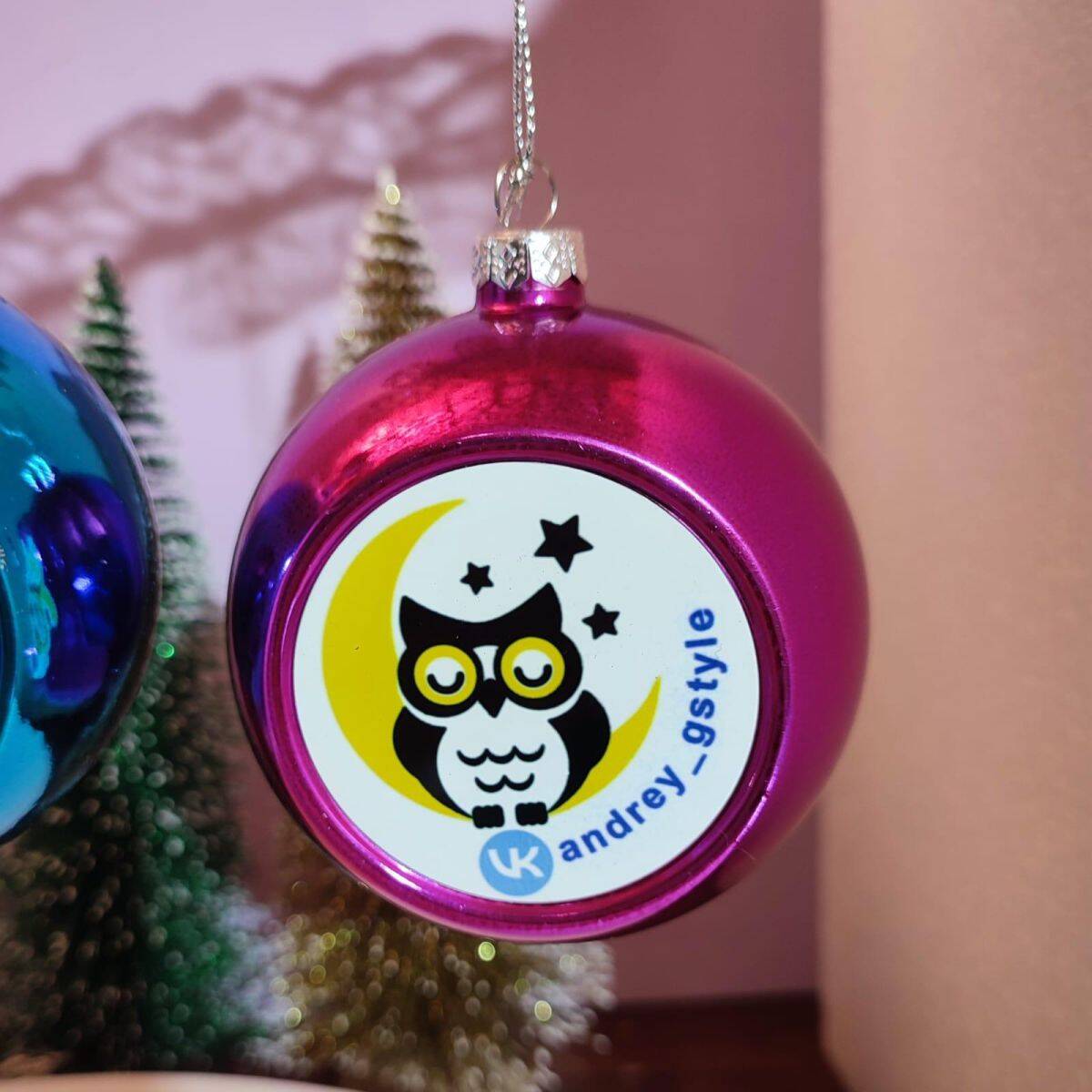 Логотип на новогодних шарах