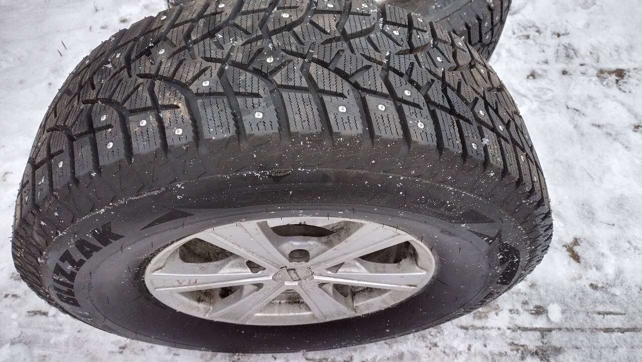Bridgestone Blizzak Spike-02 SUV 265/70 R16 112T в Санкт-Петербурге фото 4 Транспорт Санкт-Петербург