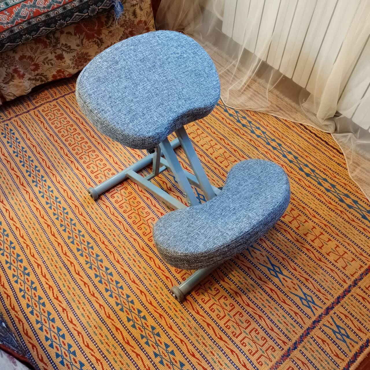 Коленный стул для правильной осанки