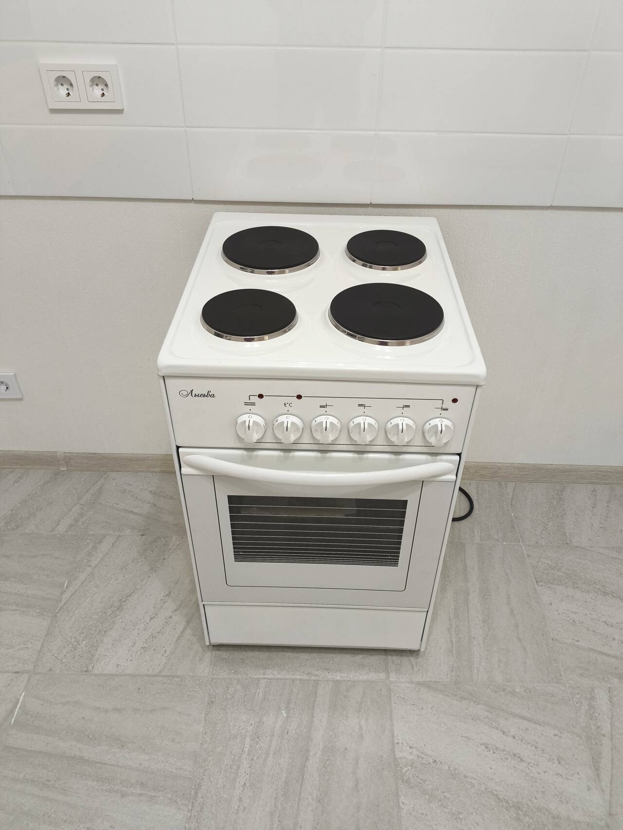 Продам электрическую плиту в Москве фото 3 Бытовая электроника Москва Продам электрическую плиту в Москве фото 3 Бытовая электроника Москва