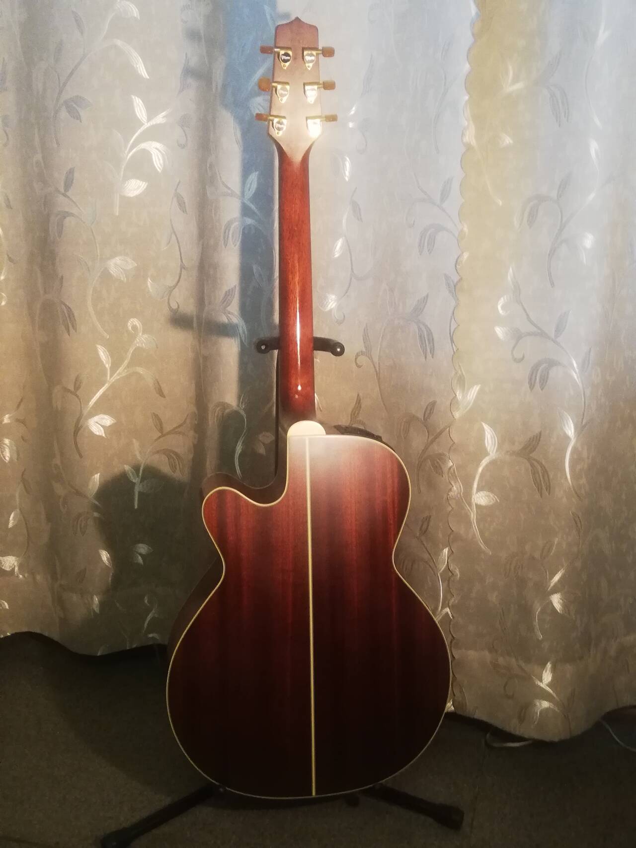 Продаю электроакустическую гитару:  TAKAMINE PRO SERIES 3 P3 NC (2017) с жёстким кейсом в Москве фото 2 Увлечения и отдых Москва