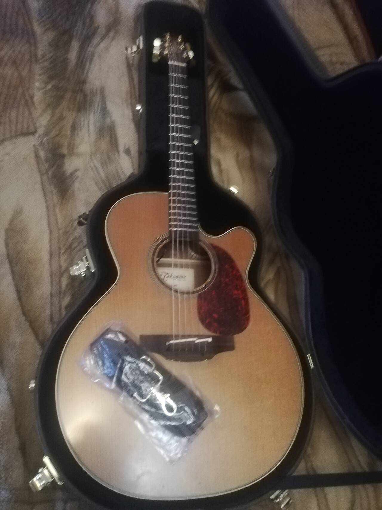 Продаю электроакустическую гитару:  TAKAMINE PRO SERIES 3 P3 NC (2017) с жёстким кейсом в Москве фото 3 Увлечения и отдых Москва