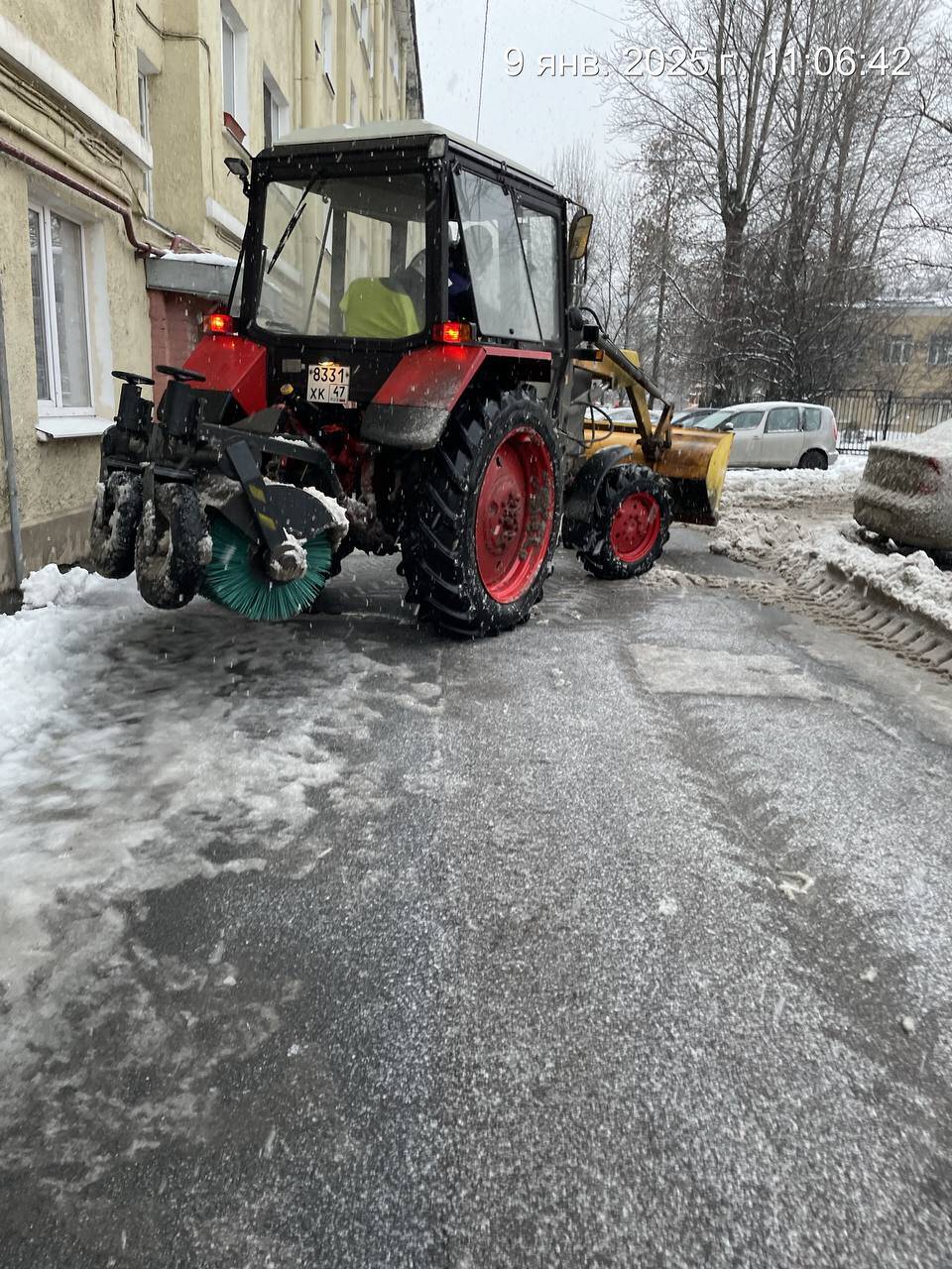 Аренда трактор мтз 82 с щеткой