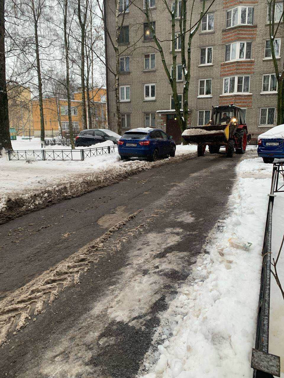 Аренда трактор мтз 82 с щеткой в Санкт-Петербурге фото 4 Услуги Санкт-Петербург