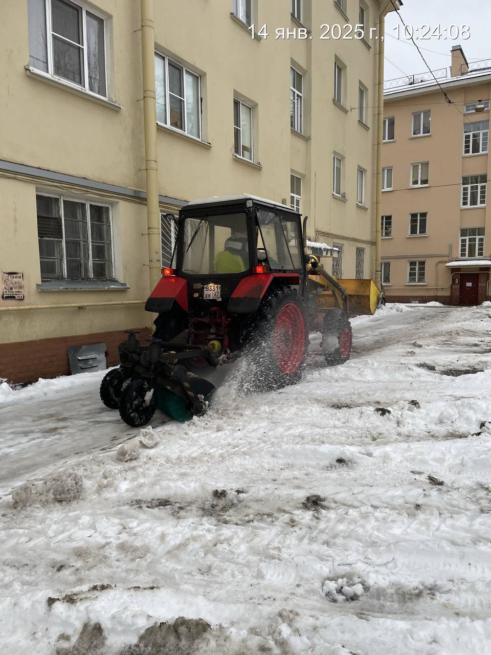Аренда трактор мтз 82 с щеткой в Санкт-Петербурге фото 6 Услуги Санкт-Петербург