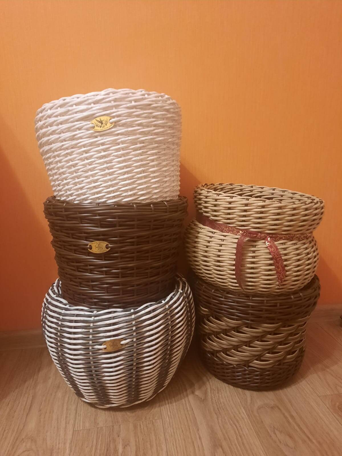 Продаю кашпо из искусственного ротанга 